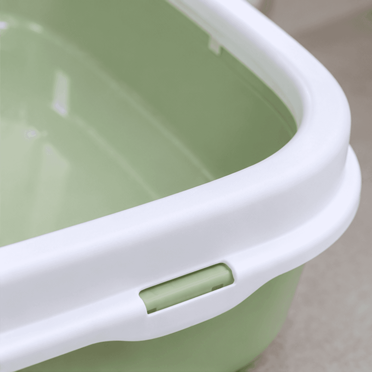 HANDOFF-48|US576|03|20a996c07cad|Arenero Grande para Gatos con Borde y Pala - Verde - Detalle ampliado del producto