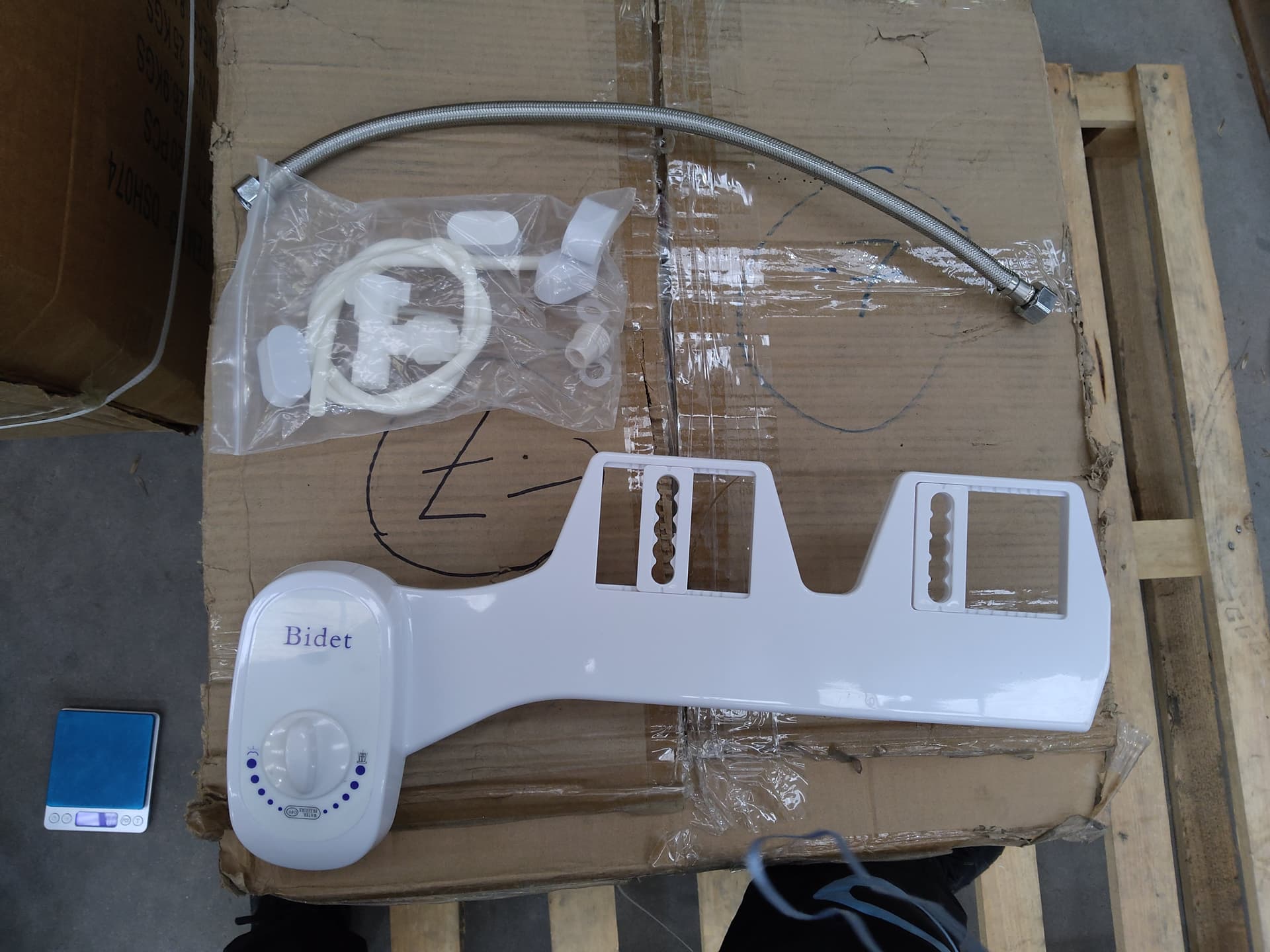 Bidet DSH817 y componentes del kit recibido: foto real de recepción |DSH817|
