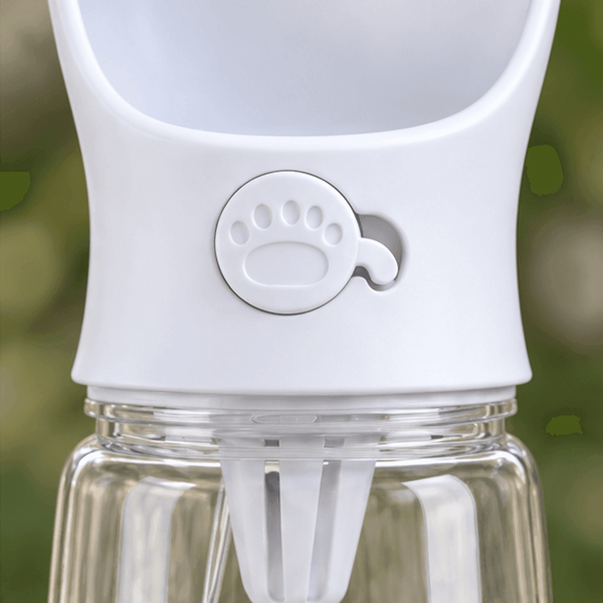 HANDOFF-48|US581|03|6b31b2b904ef|Bebedero Portátil para Mascotas 550 ml - Blanco - Detalle ampliado del producto